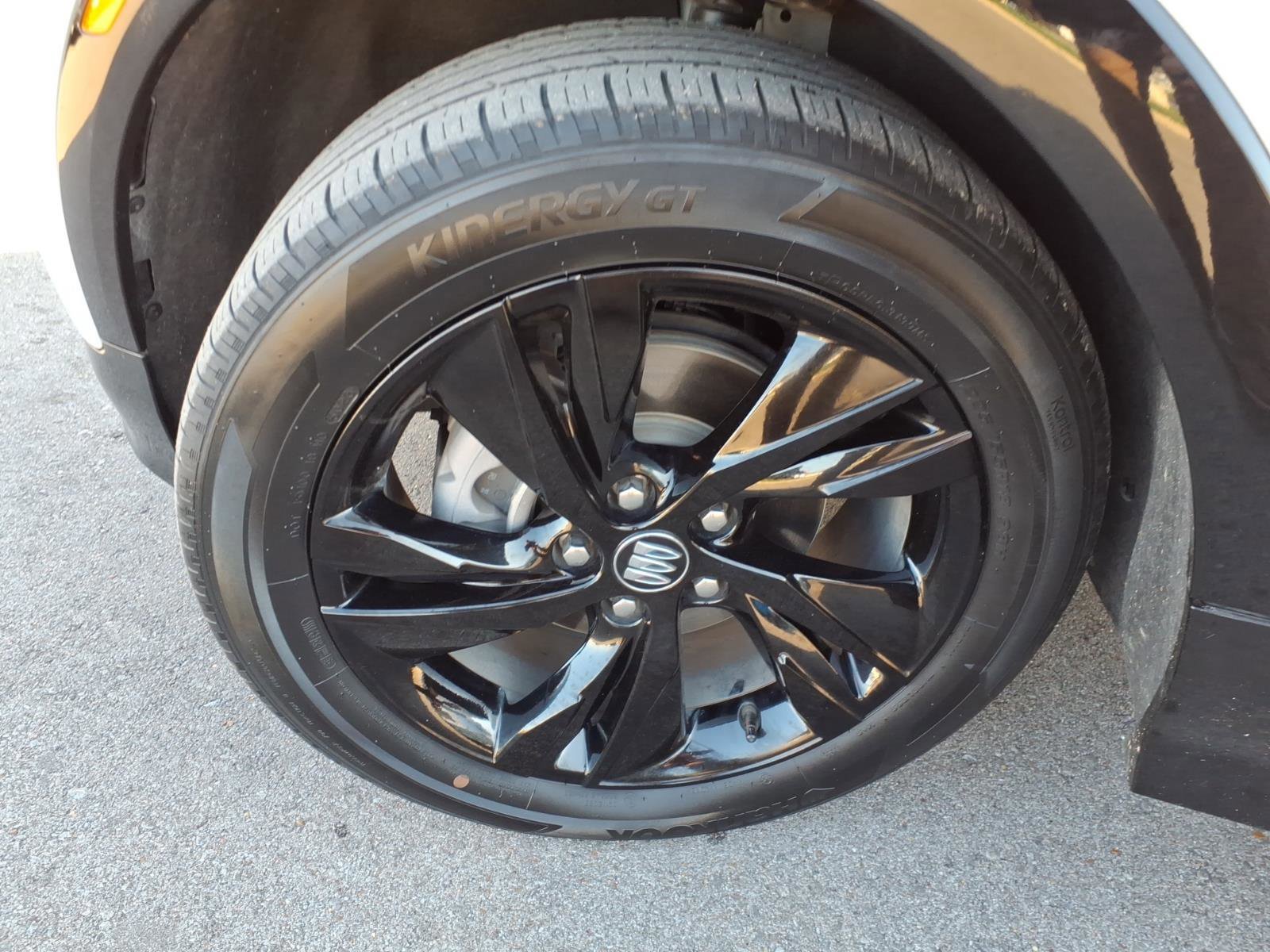 Used 2024 Buick Encore GX Sport Touring image 9