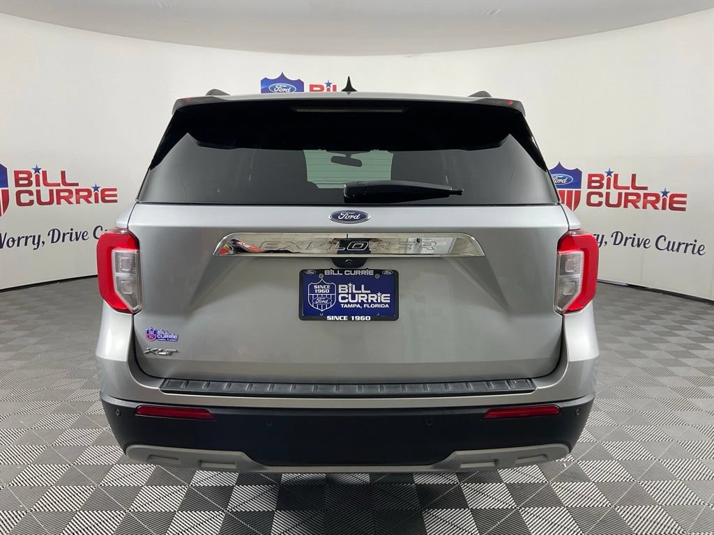 Certified 2024 Ford Explorer XLT w/ Equipment Group 202A RWD image 4
