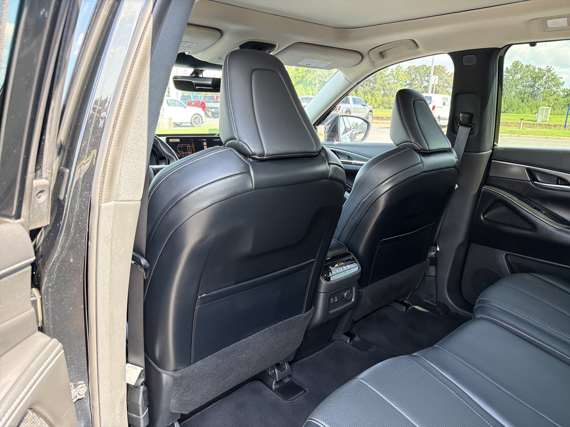Used 2023 INFINITI QX60 Luxe w/ Cargo Package AWD/4WD image 23