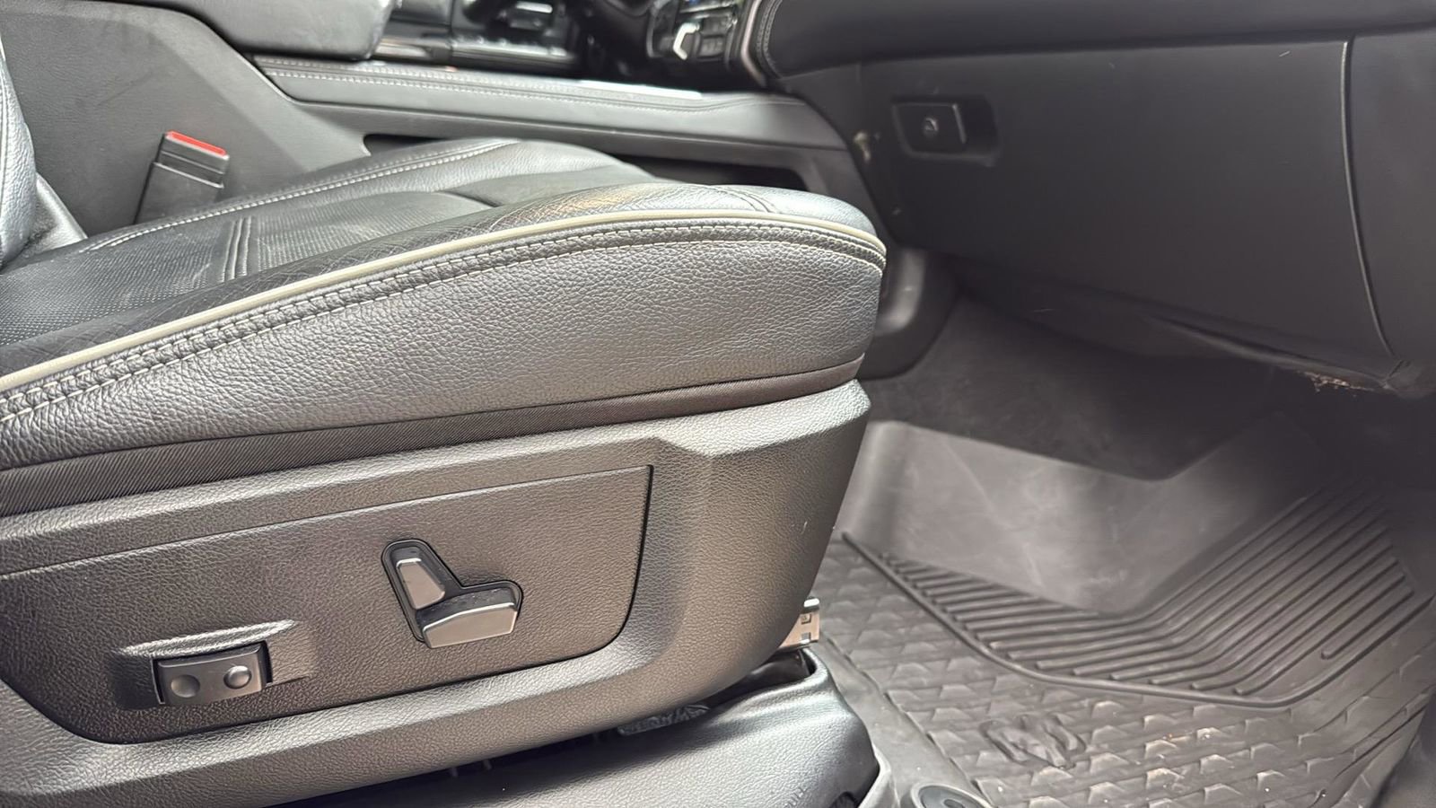 Used 2024 RAM 3500 Limited w/ Night Edition image 25