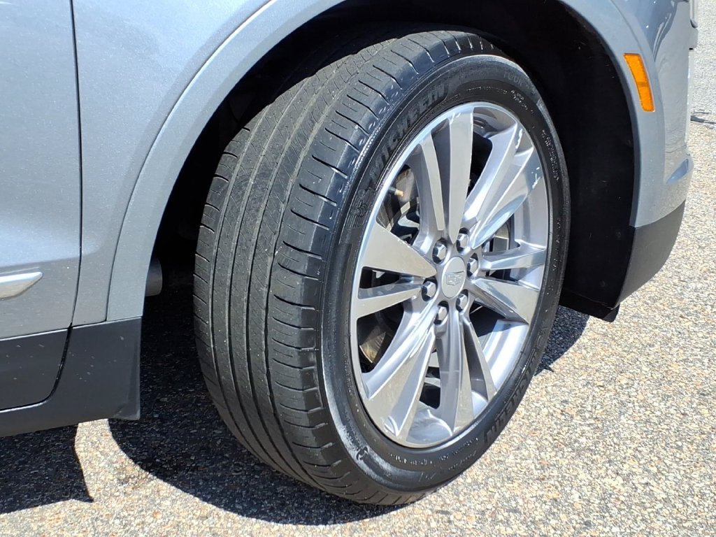 Used 2025 Cadillac XT5 Premium Luxury AWD/4WD image 9