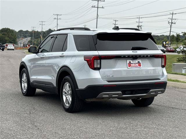 Certified 2026 Ford Explorer Active w/ Active Comfort Package RWD image 7