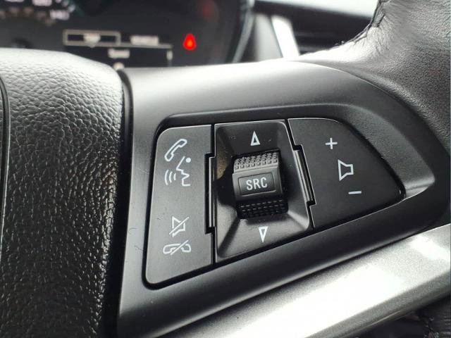 Used 2022 Chevrolet Trax LT w/ LT Convenience Package image 23