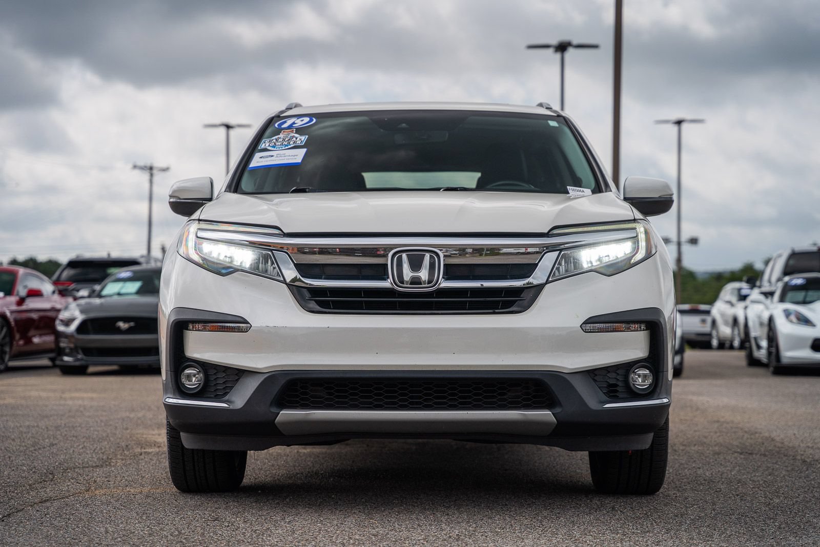 Used 2019 Honda Pilot Touring image 2