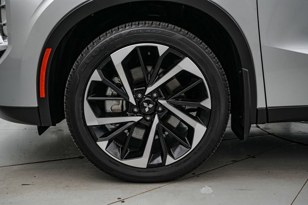 Used 2024 Mitsubishi Outlander SE image 10