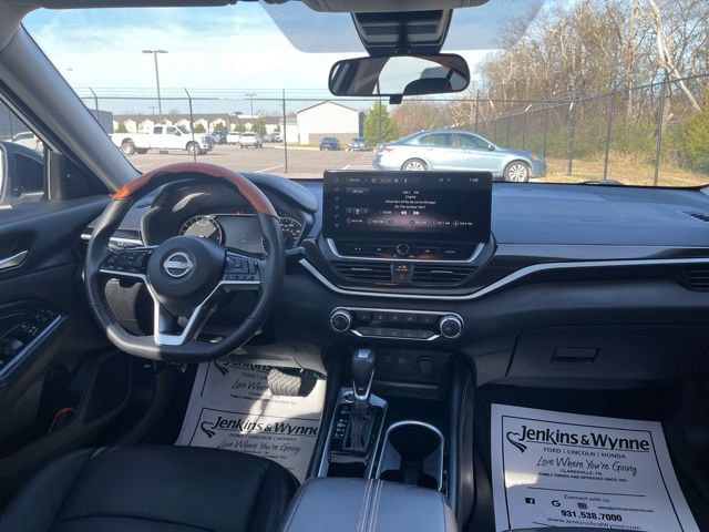 Used 2023 Nissan Altima 2.5 SR w/ SR Premium Package image 10