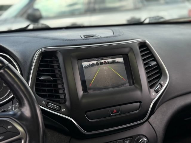 Used 2020 Jeep Cherokee Latitude w/ Cold Weather Group AWD/4WD video 3