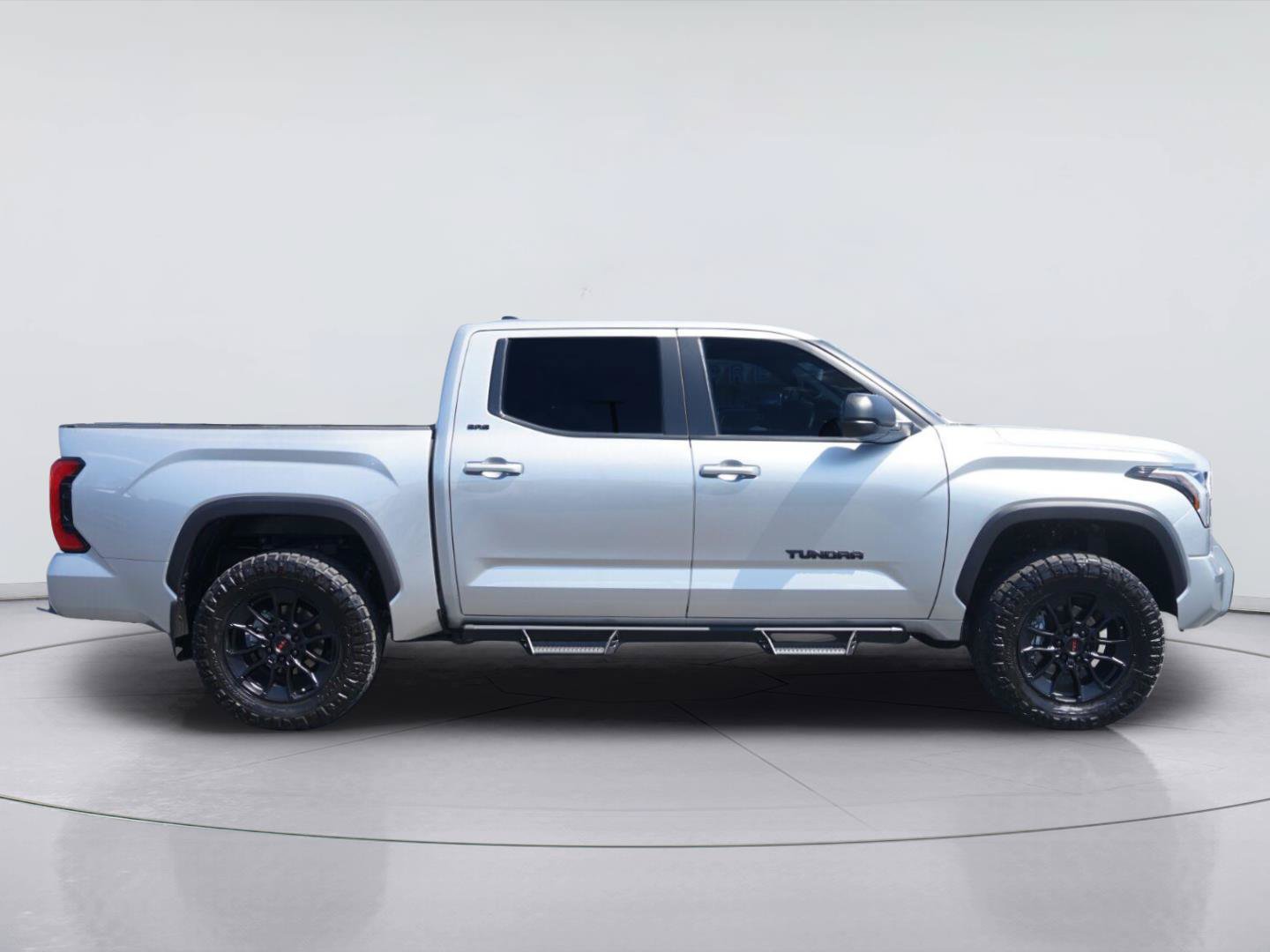 Used 2025 Toyota Tundra SR5 w/ SR5 Premium Package AWD/4WD image 5