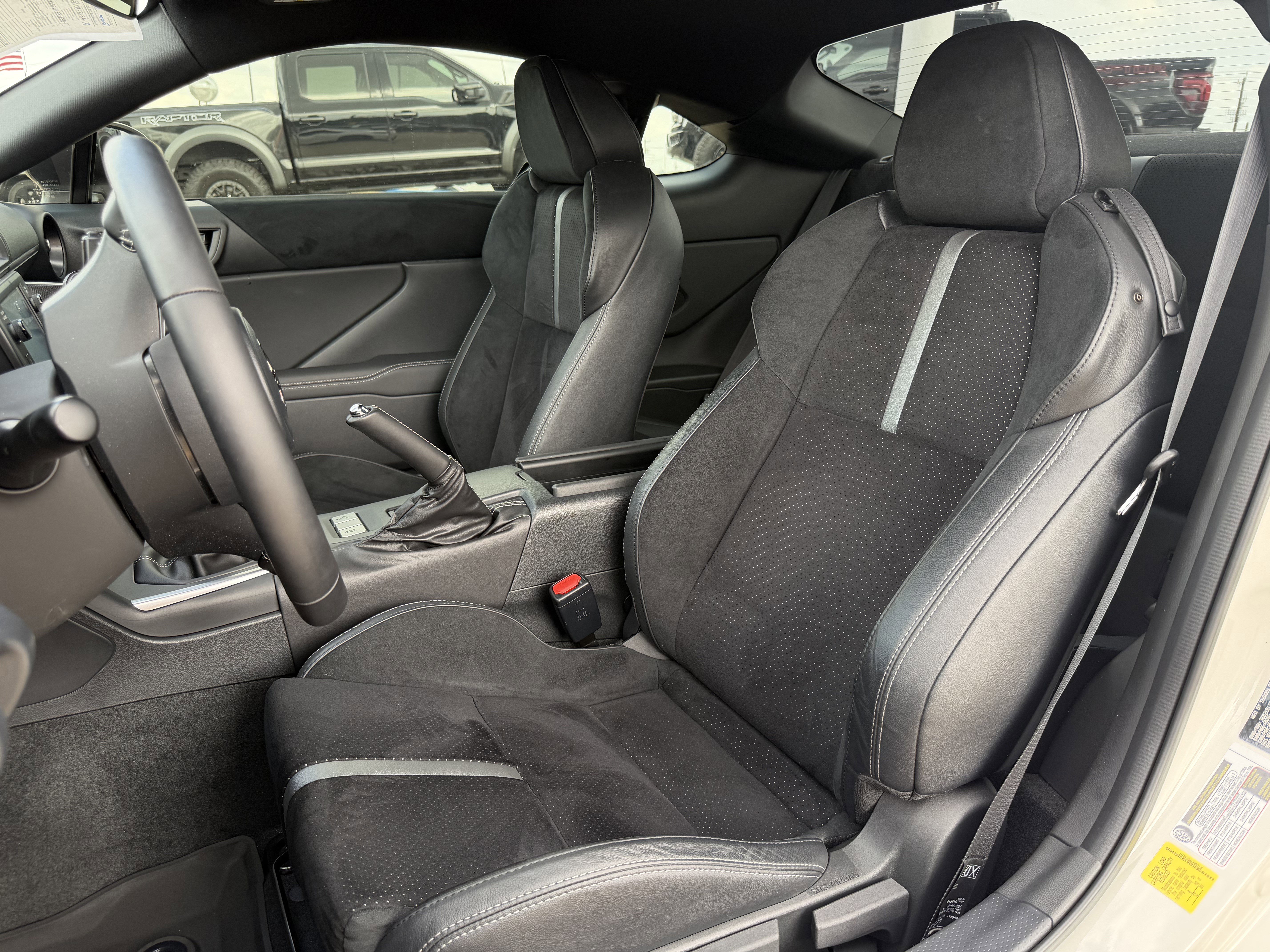 Used 2025 Toyota GR86 Premium w/ ALL Weather Mat Package (TMS) image 12