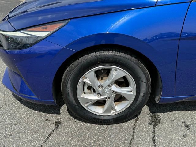 Used 2021 Hyundai Elantra SE FWD image 21