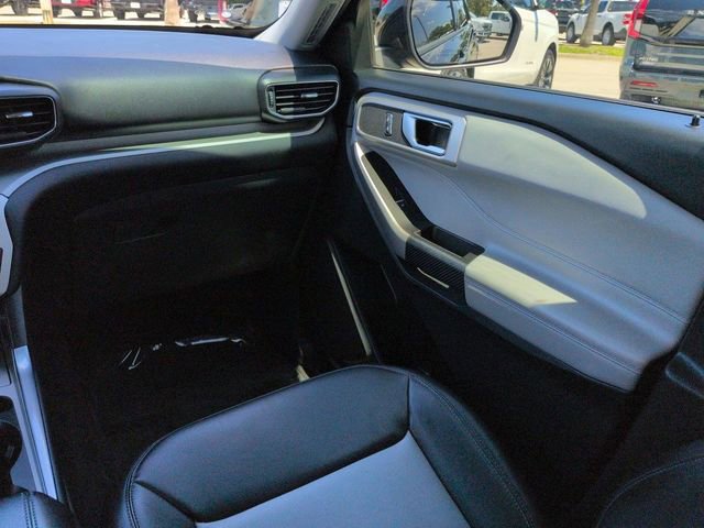 Certified 2022 Ford Explorer XLT w/ Equipment Group 202A image 17
