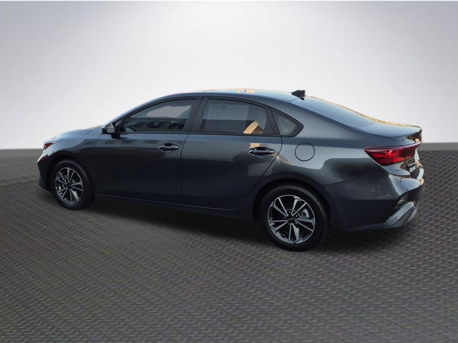 Used 2024 Kia Forte LXS FWD image 5