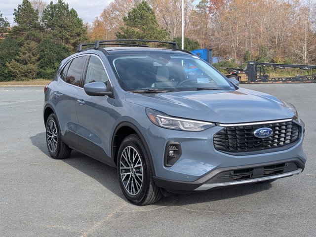 Certified 2024 Ford Escape SE w/ PHEV Premium Package image 8