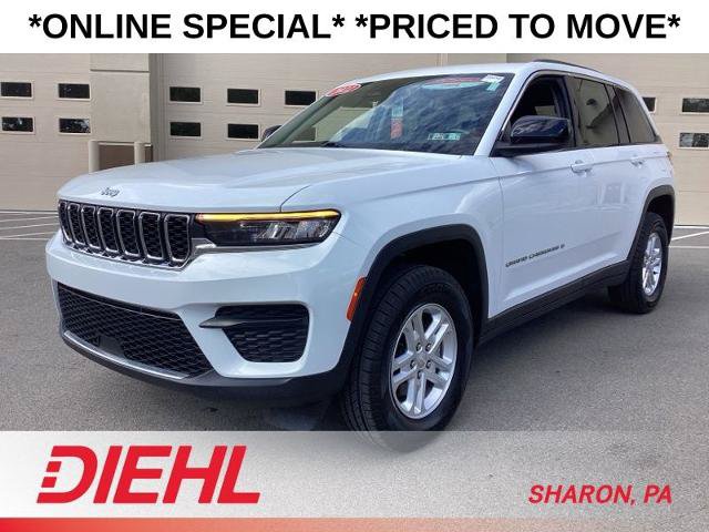 Used 2022 Jeep Grand Cherokee Laredo w/ Luxury Tech Group I AWD/4WD image 4