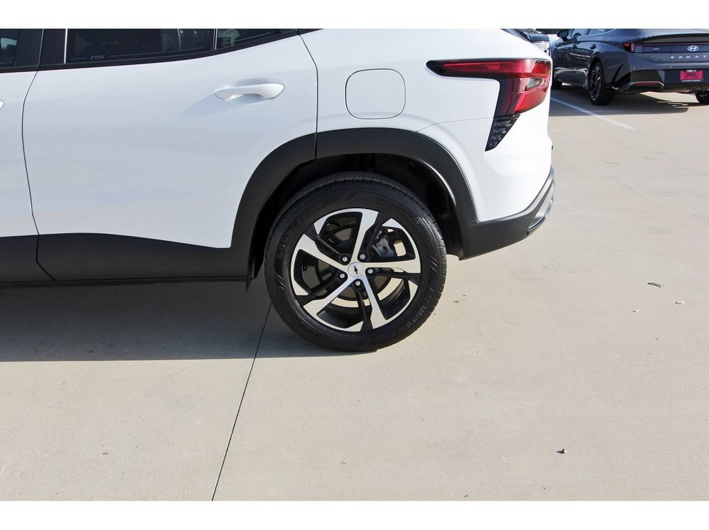 Used 2024 Chevrolet Trax RS w/ Sunroof Package FWD image 31