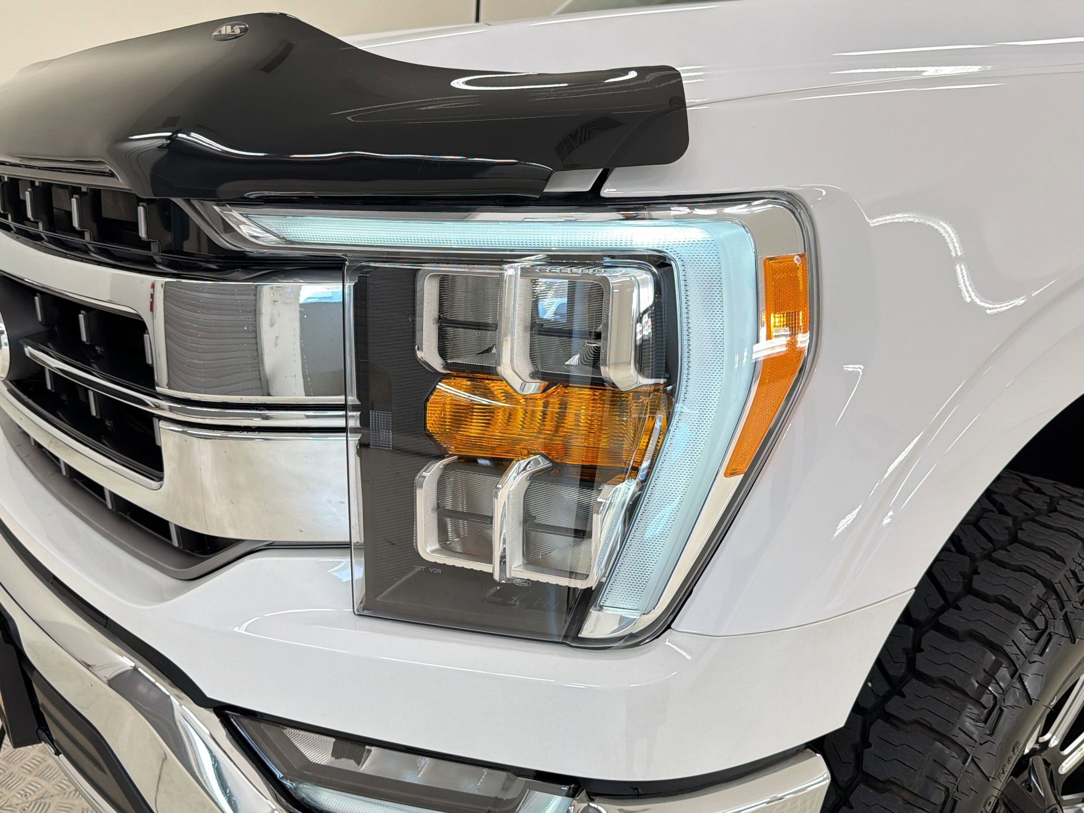 Certified 2023 Ford F150 Lariat w/ Trailer Tow Package AWD/4WD image 11