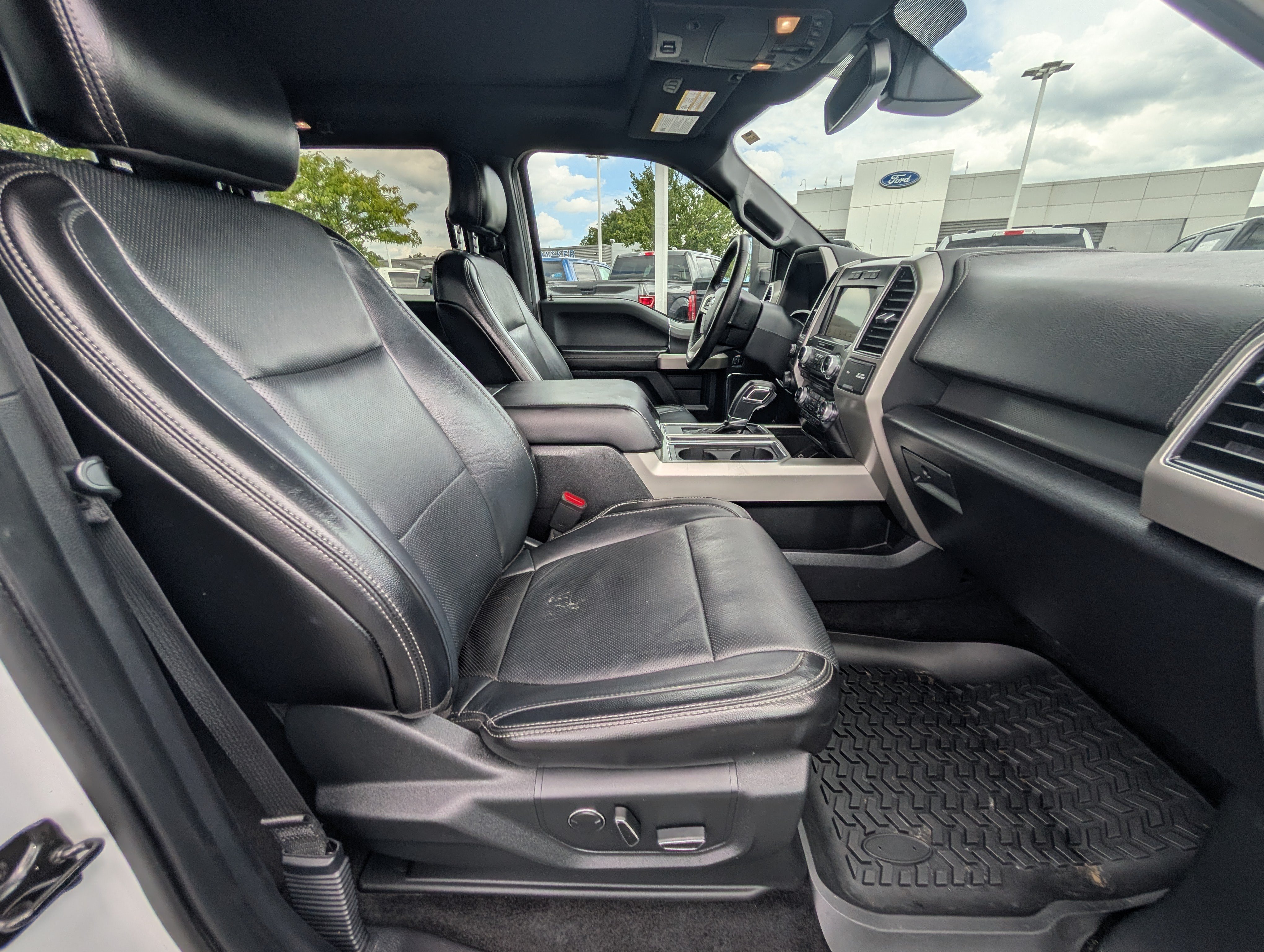 Certified 2017 Ford F150 Lariat w/ Equipment Group 502A Luxury AWD/4WD image 10