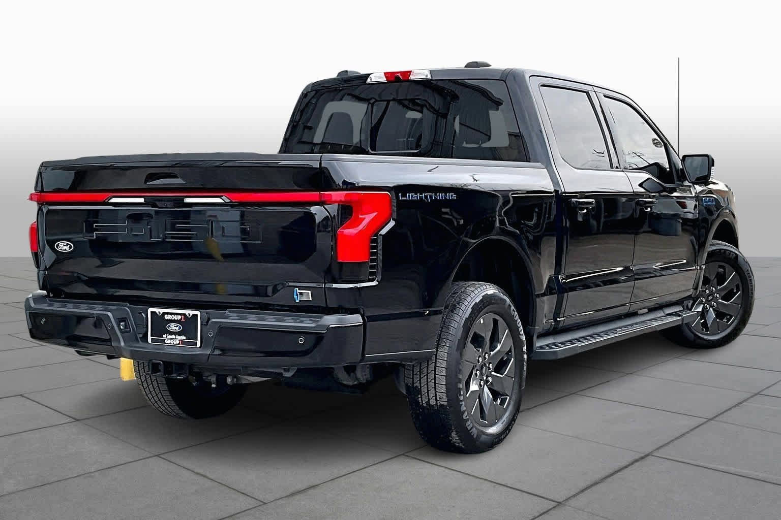 Certified 2025 Ford F150 Lightning Lariat image 13