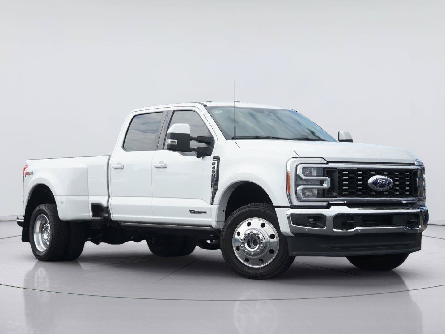 Certified 2023 Ford F450 Lariat w/ Lariat Ultimate Package AWD/4WD image 2