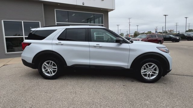 Certified 2026 Ford Explorer Active AWD/4WD image 2