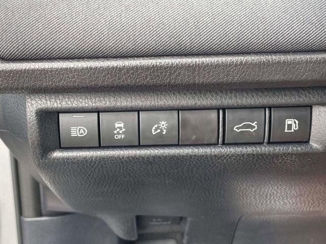 Used 2025 Toyota Camry LE image 29