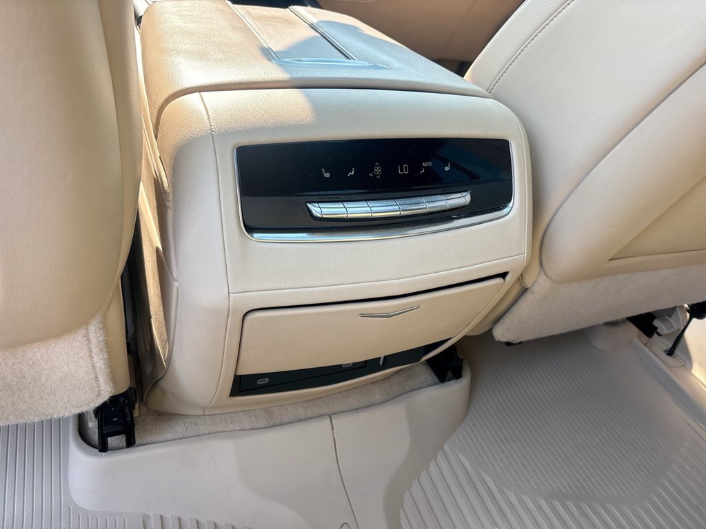 Used 2023 Cadillac Escalade Premium Luxury w/ Performance Package AWD/4WD image 21