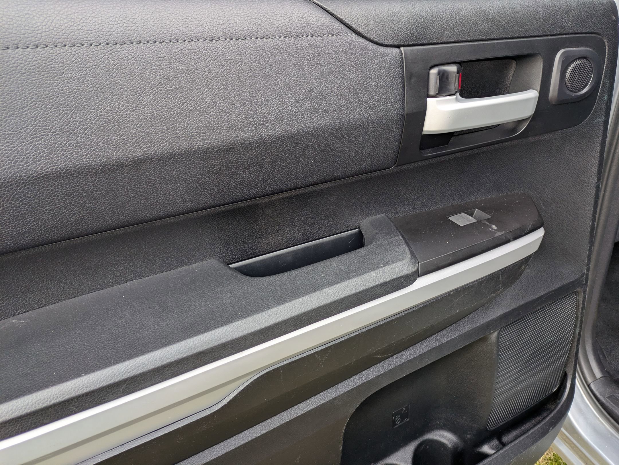 Used 2018 Toyota Tundra SR5 w/ SR5 Upgrade Package image 27