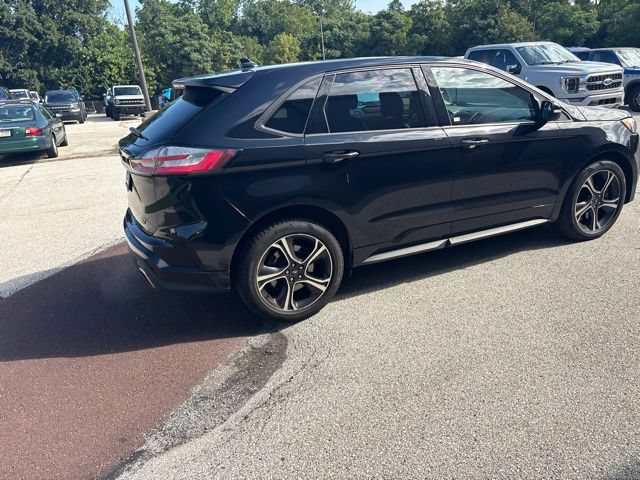Certified 2019 Ford Edge ST w/ Cold Weather Package AWD/4WD image 23