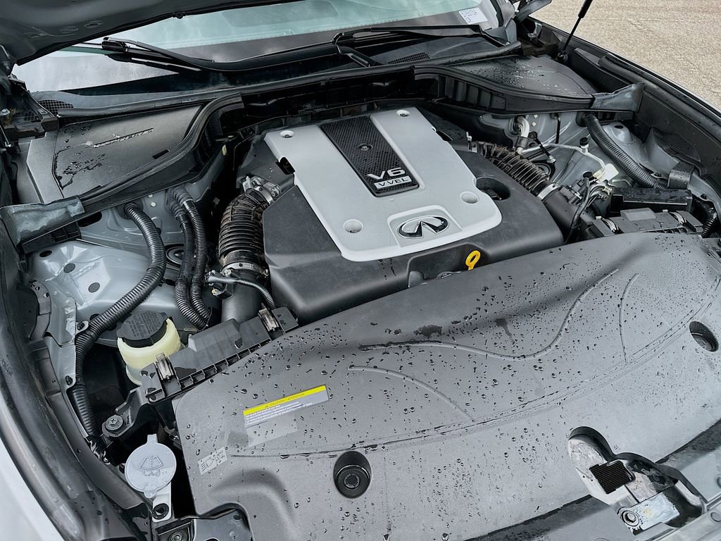 Used 2018 INFINITI Q70 Luxe w/ Proactive Package AWD/4WD image 26