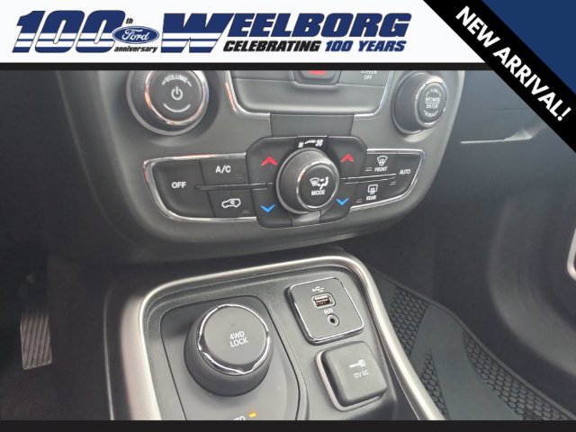 Used 2017 Jeep Compass Latitude w/ Popular Equipment Group AWD/4WD image 17