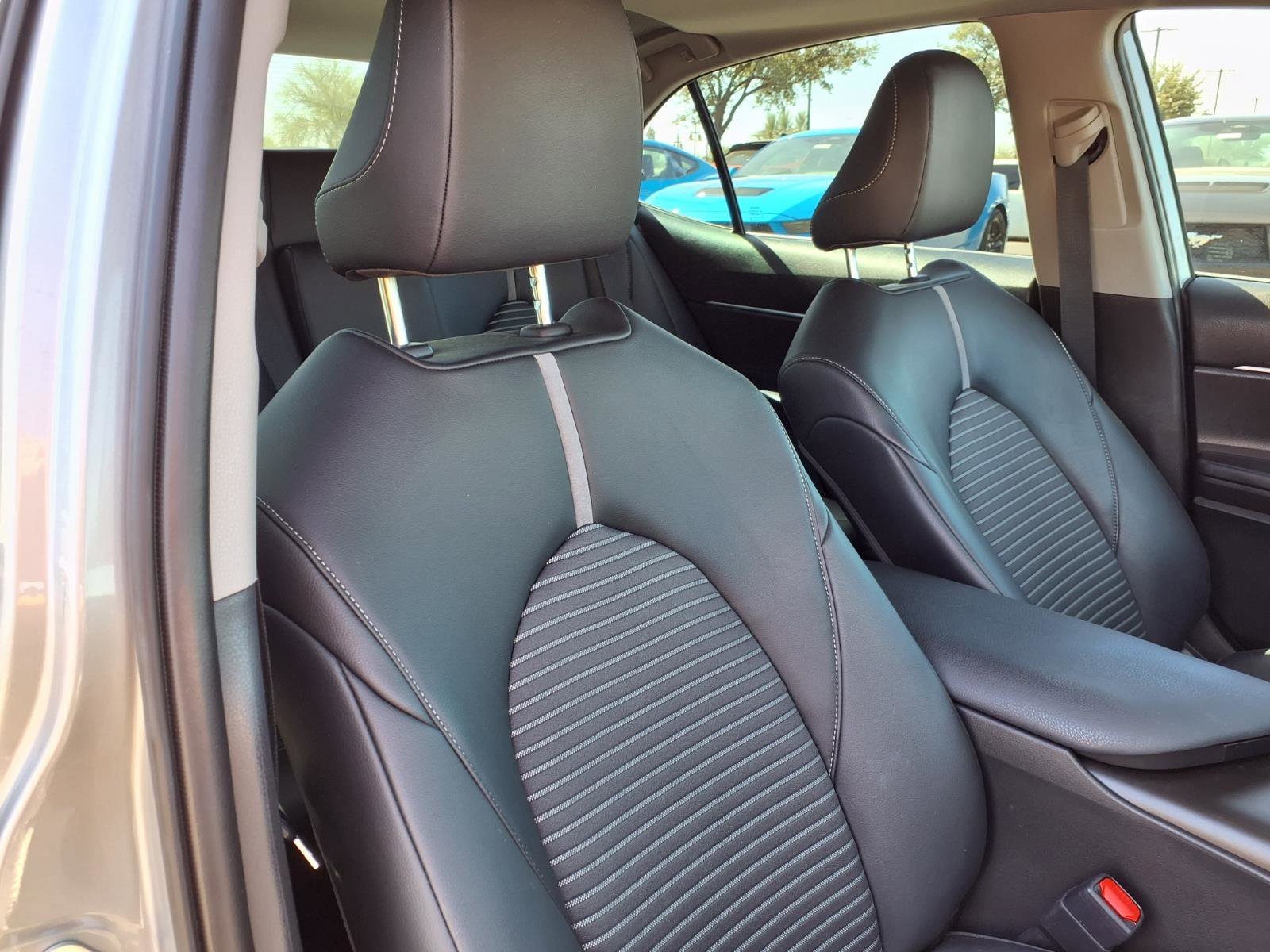 Used 2022 Toyota Camry SE w/ Convenience Package FWD image 12