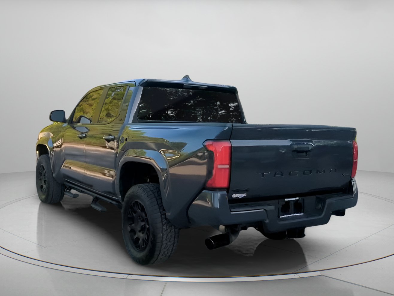 Used 2025 Toyota Tacoma SR5 AWD/4WD image 21
