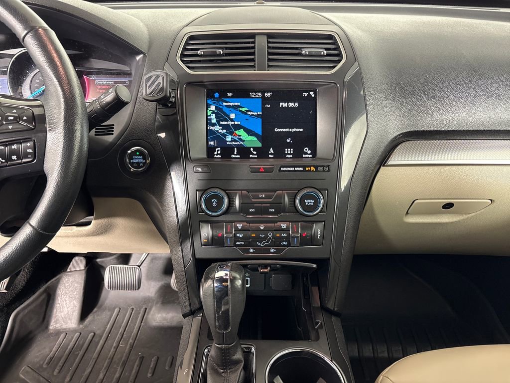 Certified 2019 Ford Explorer XLT w/ Equipment Group 202A AWD/4WD image 29