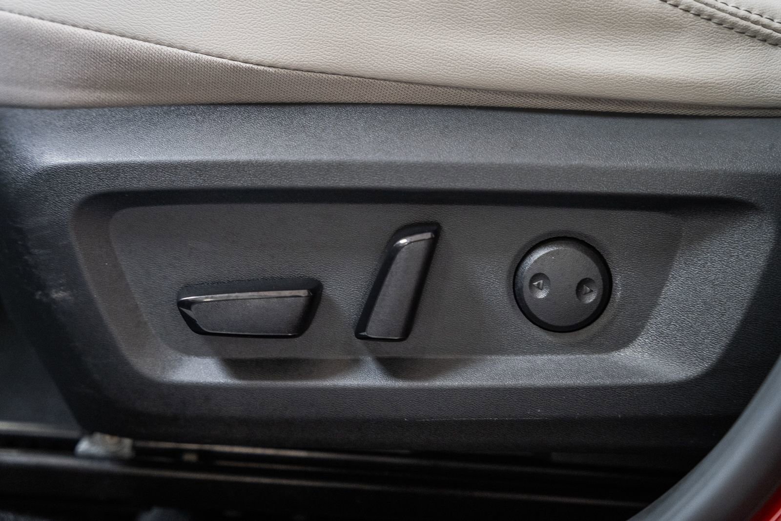 Used 2023 Nissan Rogue SL image 40