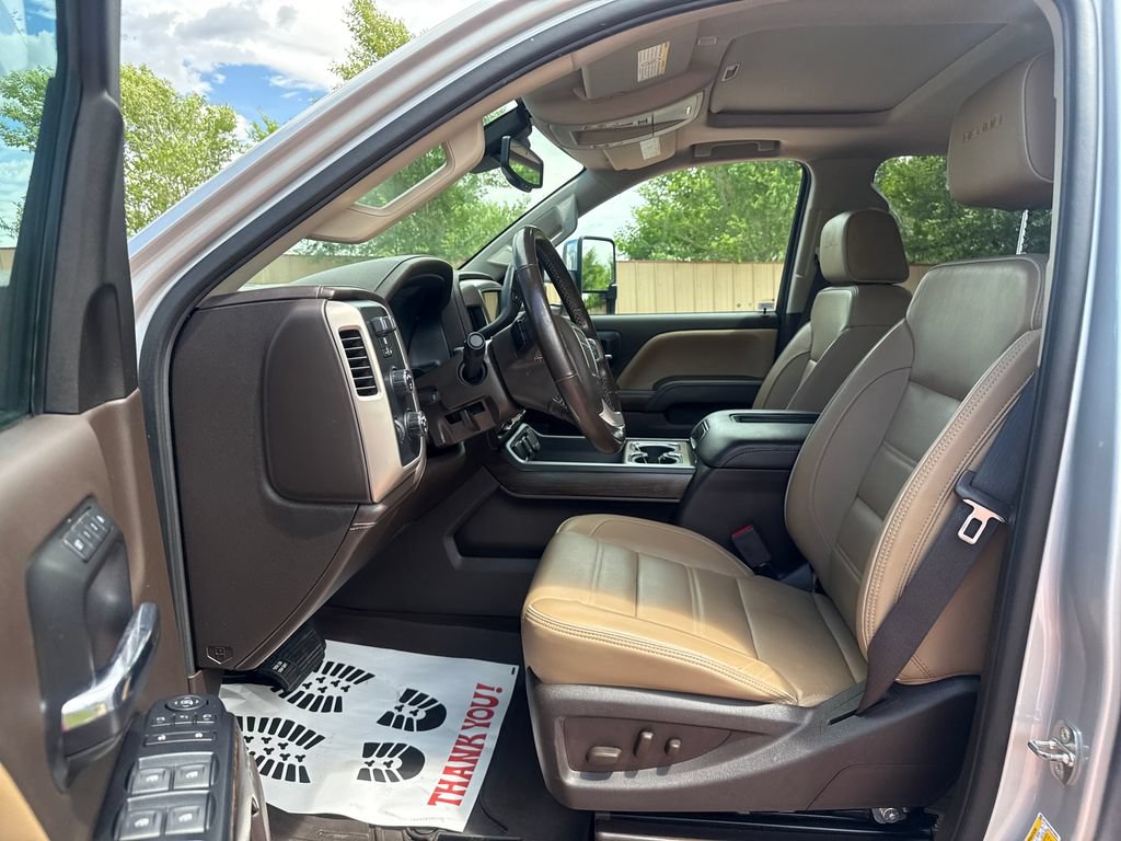 Used 2019 GMC Sierra 2500 Denali w/ Duramax Plus Package AWD/4WD image 10