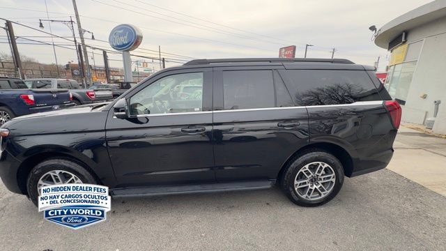 Certified 2025 Ford Expedition Active AWD/4WD image 2