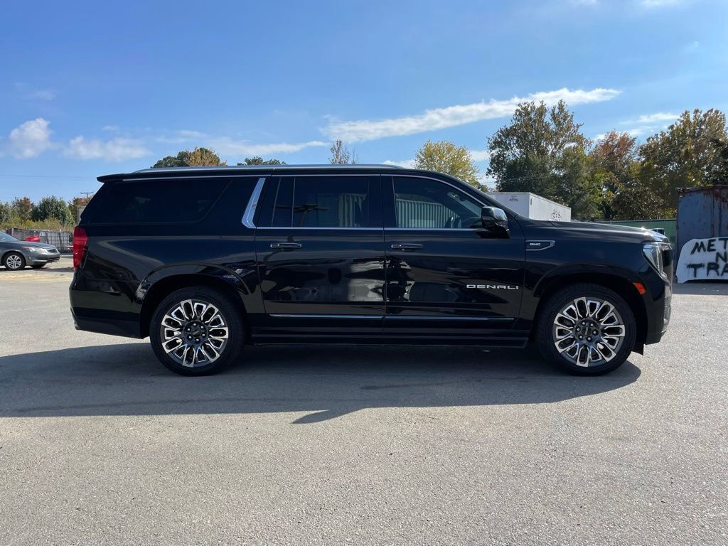 Used 2023 GMC Yukon XL Denali Ultimate image 6