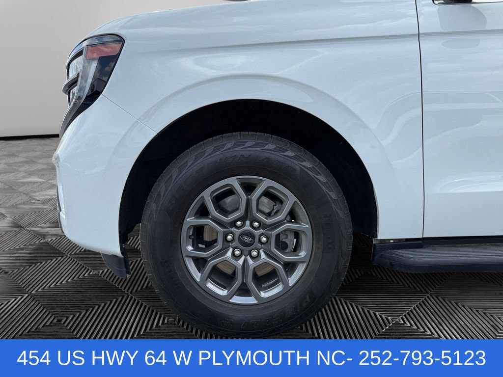Certified 2025 Ford Expedition Active AWD/4WD image 14