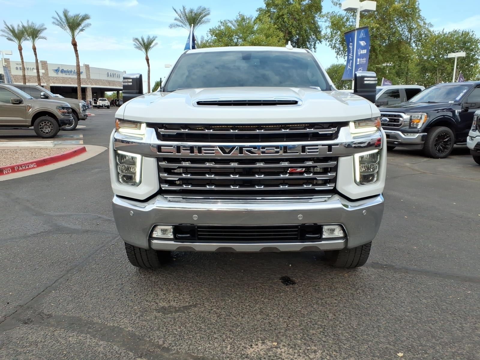 Used 2022 Chevrolet Silverado 2500 LTZ w/ LTZ Plus Package AWD/4WD image 2
