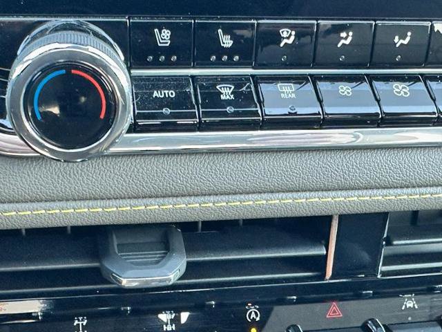 Used 2025 Chevrolet Colorado ZR2 w/ Technology Package image 23