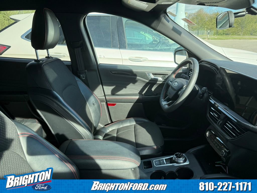 Certified 2023 Ford Escape ST-Line w/ Tech Pack #1 AWD/4WD image 7