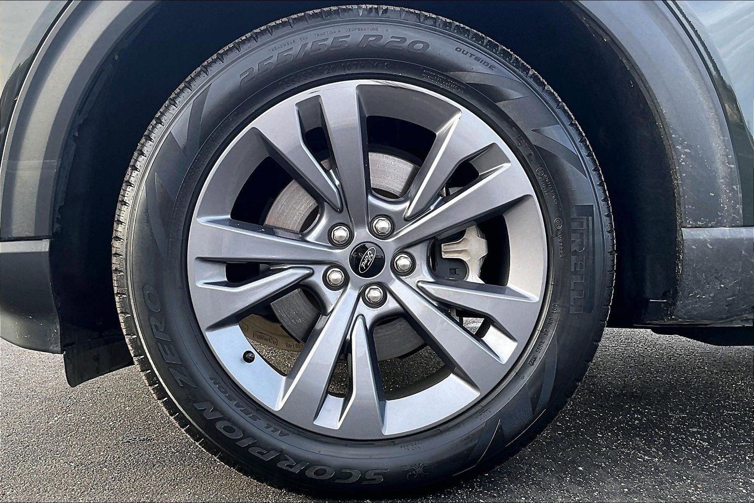 Certified 2022 Ford Explorer XLT w/ Equipment Group 202A image 9