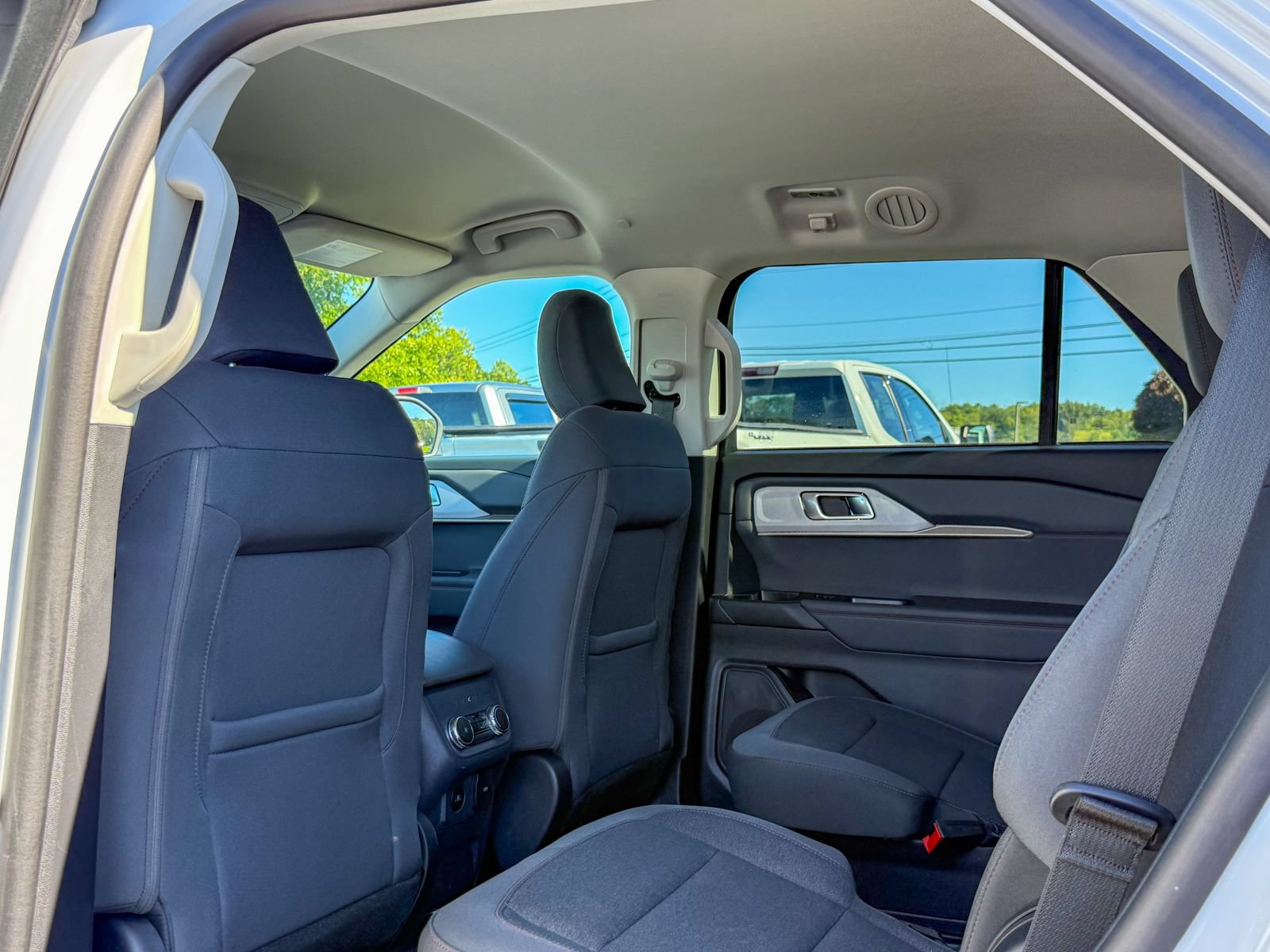 Certified 2025 Ford Explorer Active AWD/4WD image 19