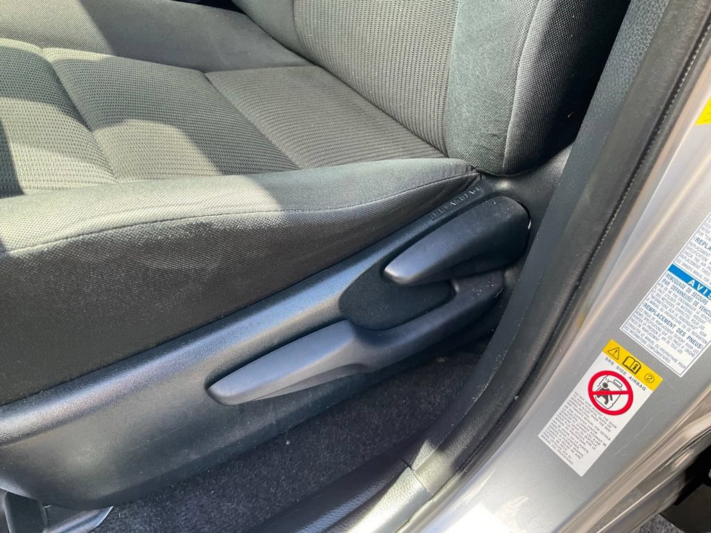 Used 2018 Toyota RAV4 LE w/ All Weather Liner Package AWD/4WD image 13