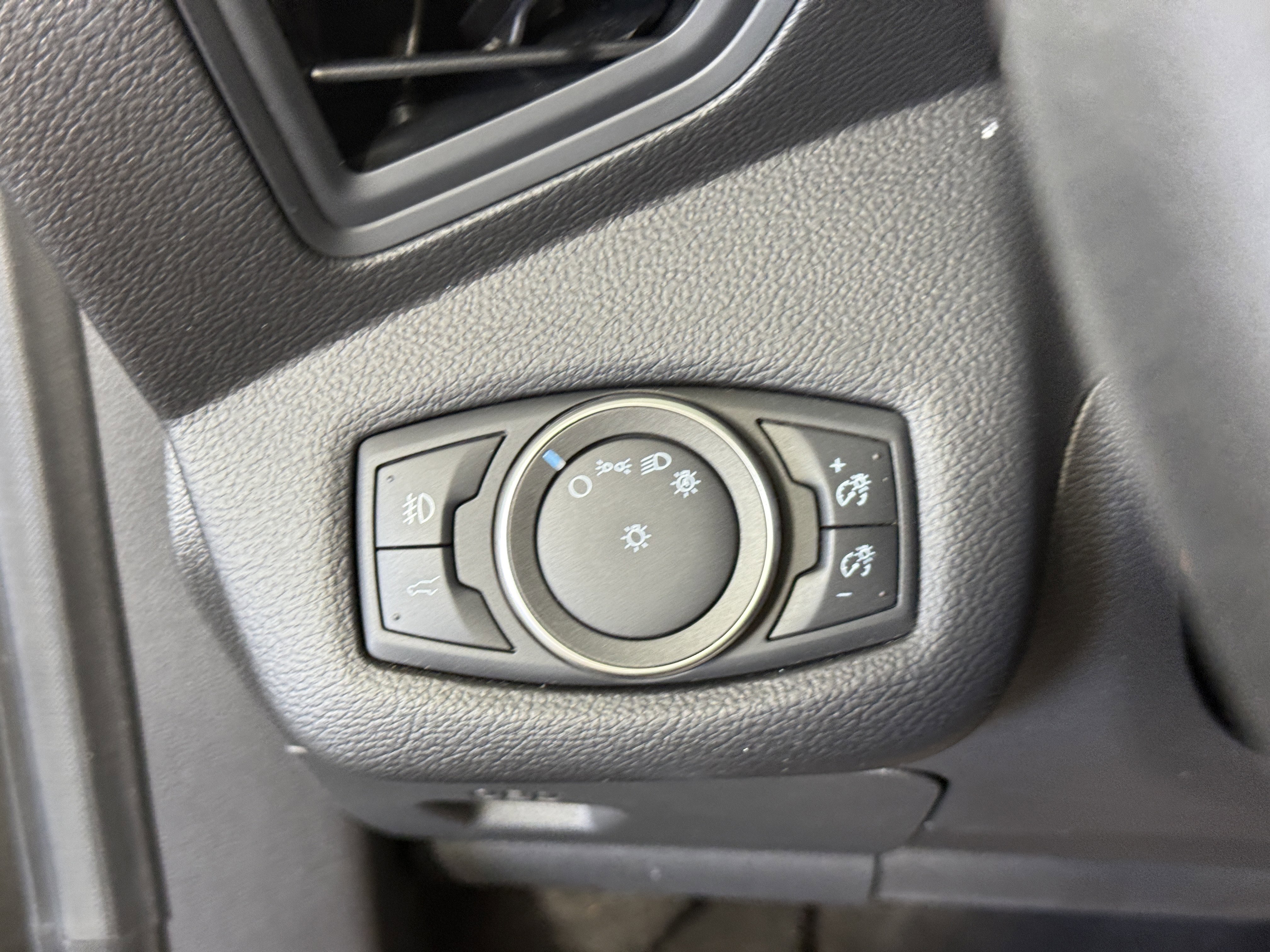 Certified 2019 Ford Escape SE FWD image 23
