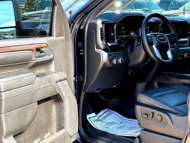 Used 2024 GMC Sierra 2500 SLT w/ SLT Premium Package AWD/4WD image 9