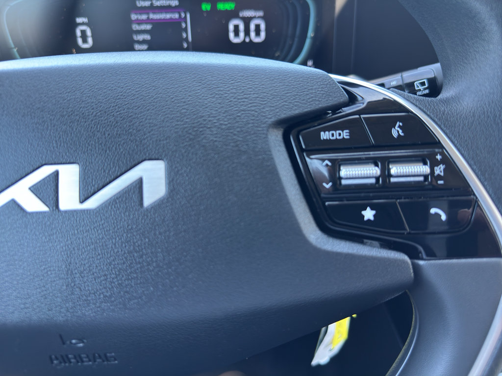 Used 2025 Kia Niro LX FWD image 11