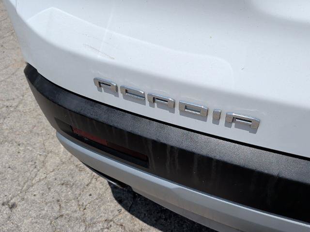 Used 2023 GMC Acadia SLT FWD image 40