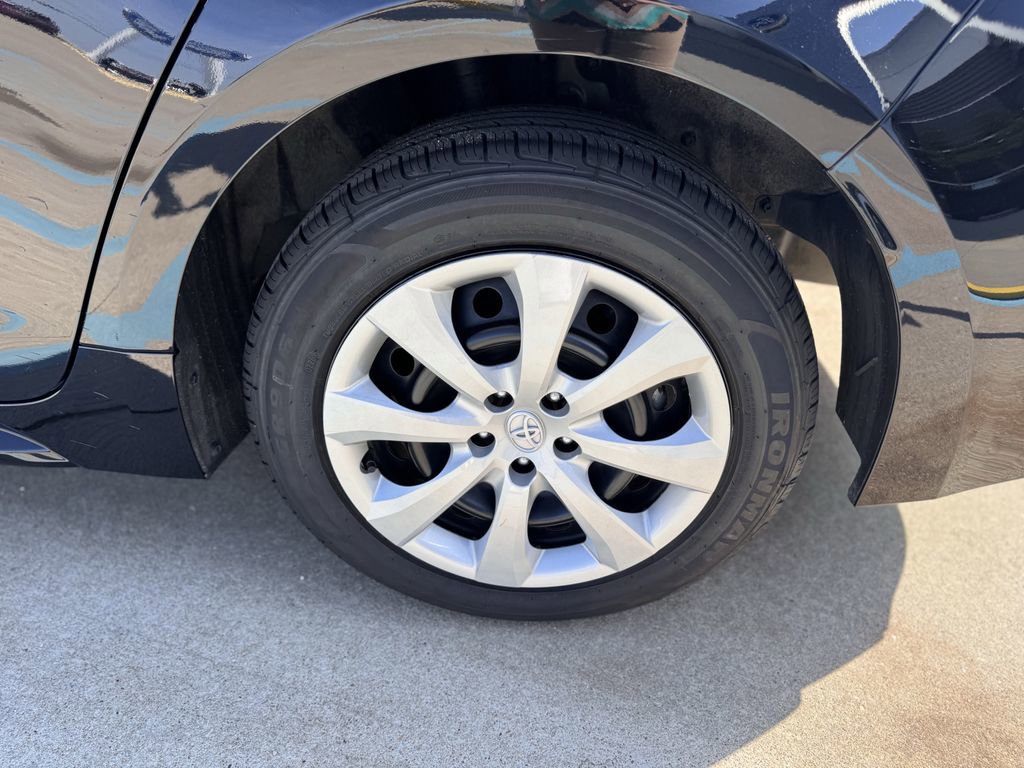 Used 2024 Toyota Corolla LE image 5