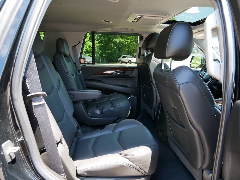 Used 2019 Cadillac Escalade Premium Luxury w/ LPO, Radiant Package AWD/4WD image 9